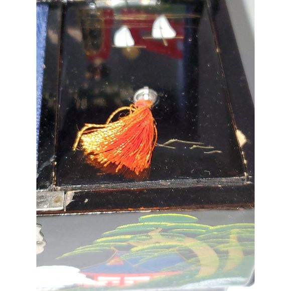 Far East Oriental Musical Jewelry Box Hand Painted Laquered Wood Vintage As-Is - Picture 10 of 16